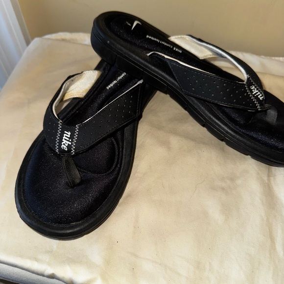 Nike Black Comfort Footbed Flip Flops Size 6 - Picture 6 of 8